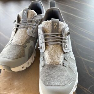 Womens On Cloud 5 - size 9 - Terry Glacier/Lunar Brand New in Box